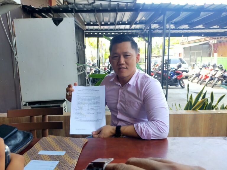 Suriansyah Halim Kuasa Hukum Dessy Nataliati saat diwawancarai awak media, Sabtu (11/2/2023).