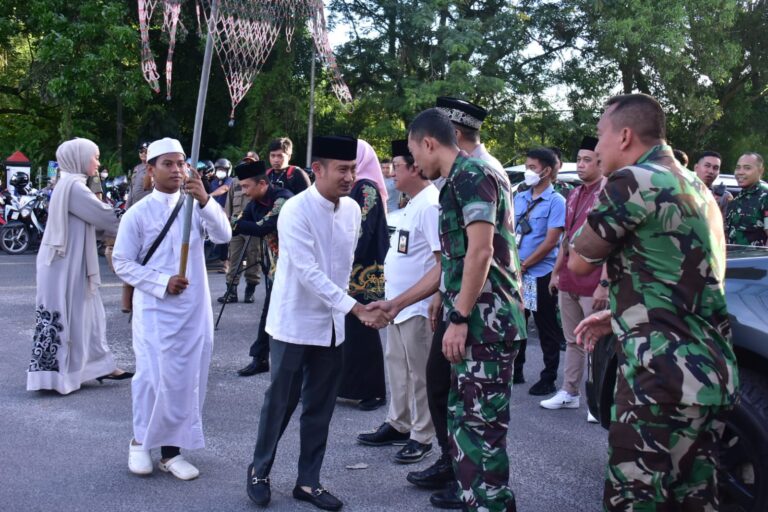 Dandim 1016/Plk Dampingi Wali Kota Pembukaan Pasar Ramadan