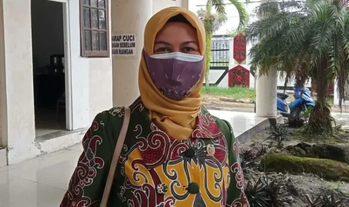Wakil Ketua II DPRD Barito Selatan (Barsel) Hj Enung Irawati