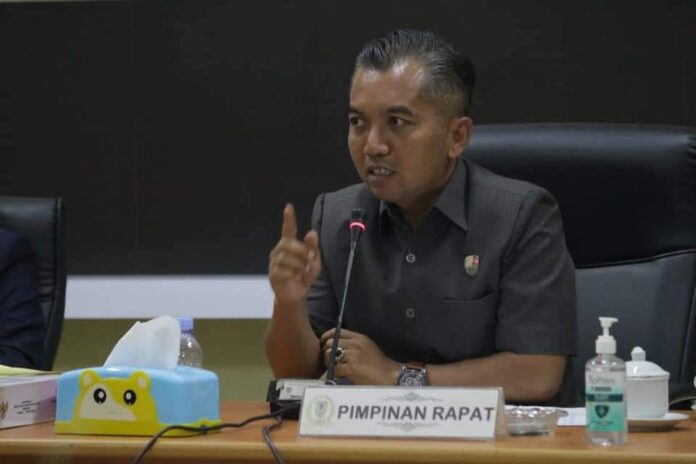 IMBAUAN: Ketua DPRD Kabupaten Seruyan, Zuli Eko Prasetyo ketika memberikan imbauan kepada jajaran, belum lama ini.