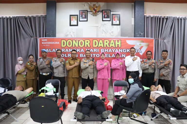 HUT Bhayangkara Ke-77, Polres Barsel Gelar Donor Darah