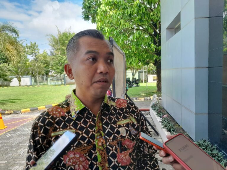 WAWANCARA: Ketua DPRD Kabupaten Seruyan, Zuli Eko Prasetyo ketika diwawancarai awak media, belum lama ini.