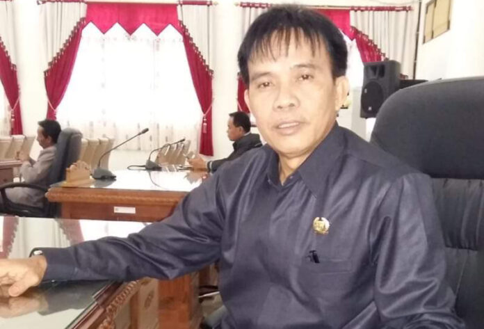 Ketua komisi III DPRD Barsel, Hermanes