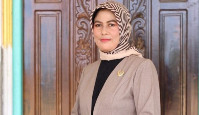 Wakil Ketua ll DPRD Barsel, Enung Irawati