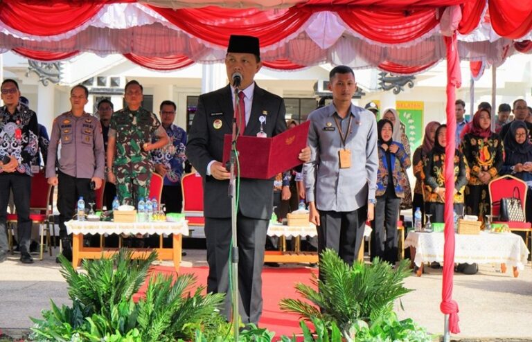 Pj Bupati Barito Selatan kukuhkan perpanjangan masa jabatan 79 kades dan 86 BPD