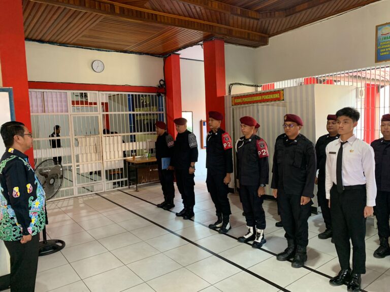 Meldy Putera Pimpin Apel Serah Terima Regu Jaga