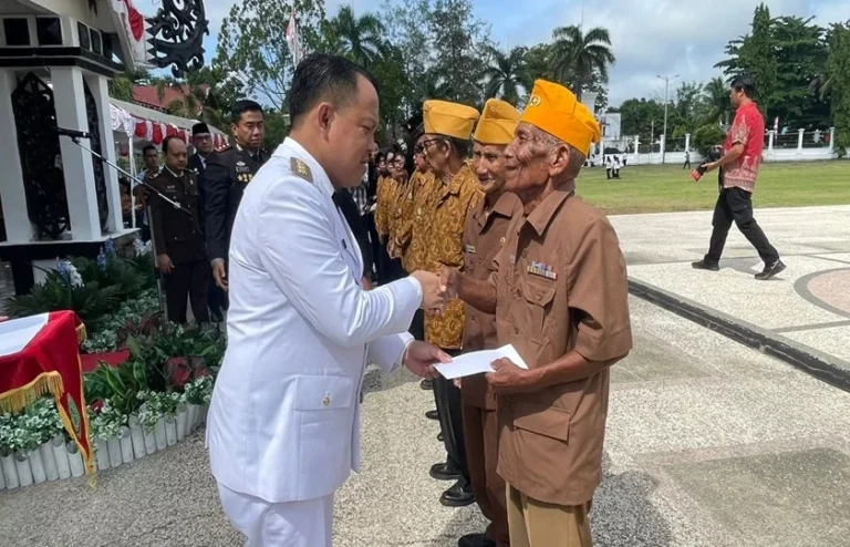 Pemkab Barsel Gelar Apel Besar Peringati Hari Pahlawan