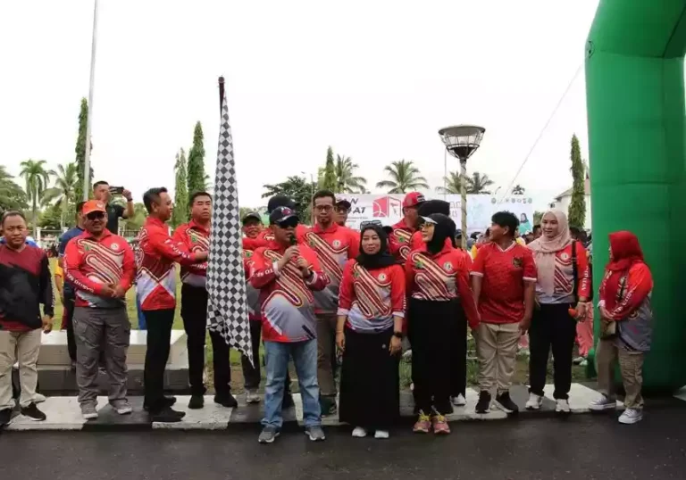 Pemerintah Kabupaten (Pemkab) Barito Selatan (Barsel), selenggarakan Jalan Sehat dalam rangka memperingati hari pahlawan 2024