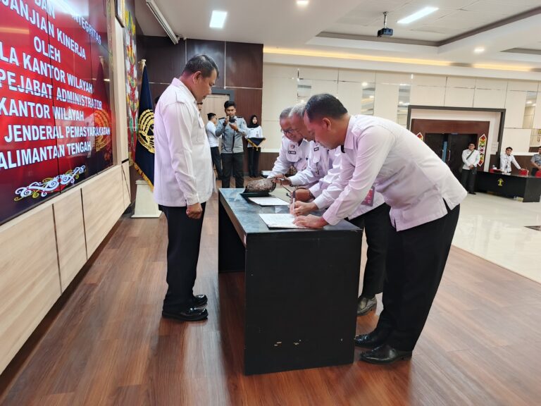 Kanwil Ditjenpas Kalteng Canangkan Fakta Integritas dan Penandatanganan Perjanjian Kinerja