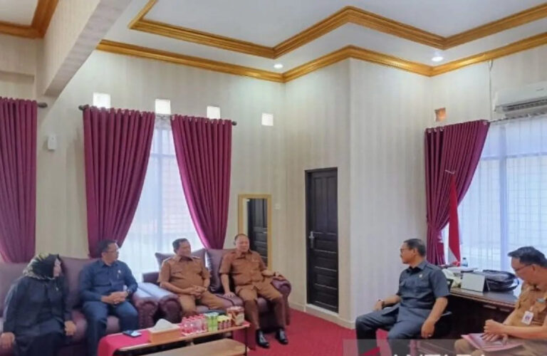 Perkuat Sinergi, Ketua DPRD Barsel Terima Kunjungan Bupati dan Wakil Bupati Baru