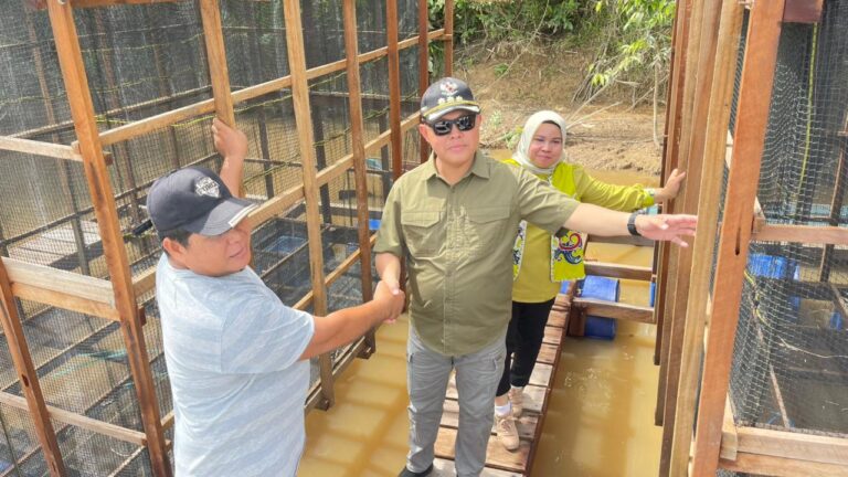 Pj Bupati Tinjau Keramba Ikan dan Pasar Tradisional, Dorong Pengembangan Ekonomi Lokal