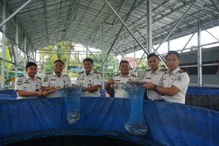 Panen 1,2 Ton Lele, Rutan Palangka Raya Buktikan Keberhasilan Program Ketapang Rupa