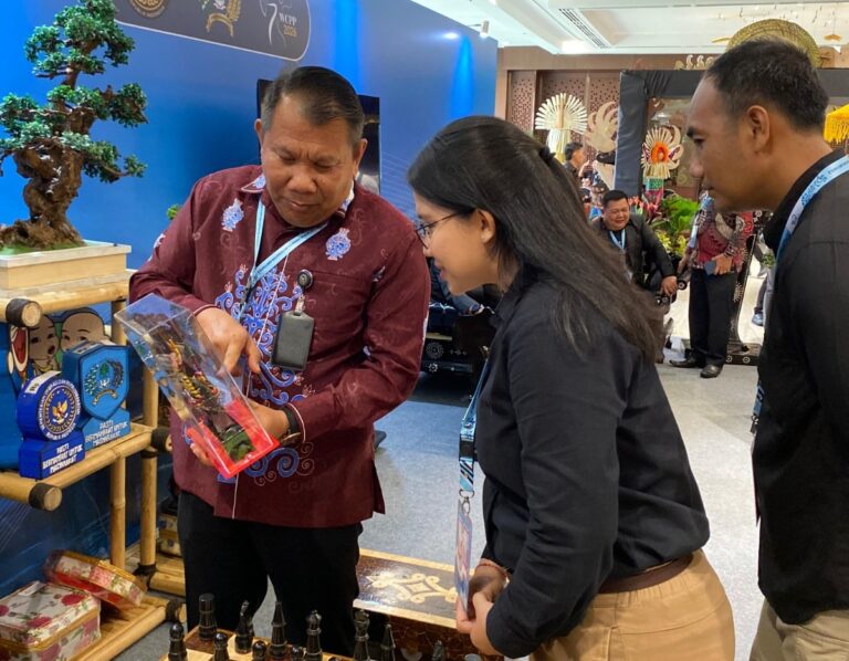 Karya Warga Binaan Kalteng Tampil di Pameran Internasional WCPP ke-7 Bali